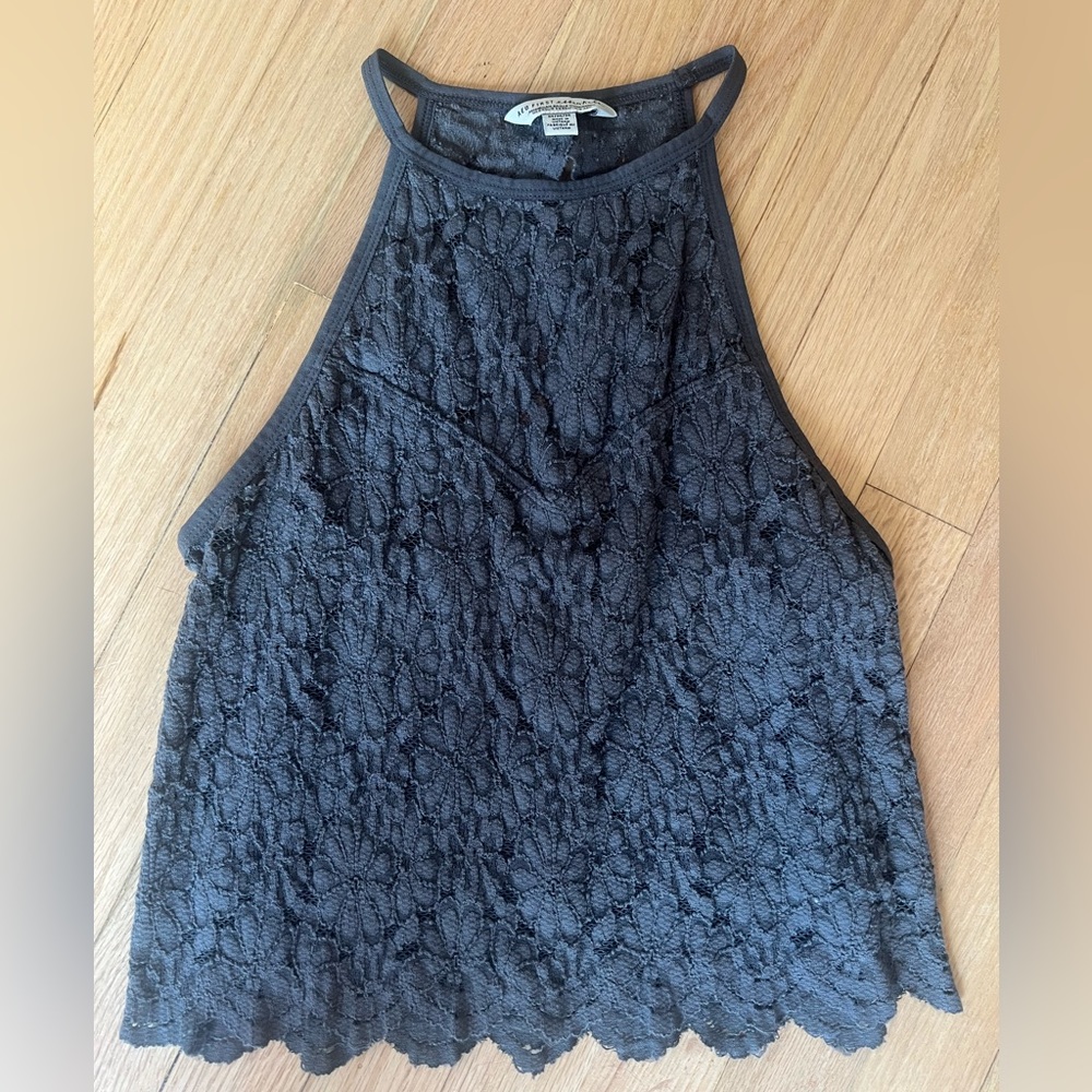 Grey floral tank top with scalloped bottom. American Eagle size M.